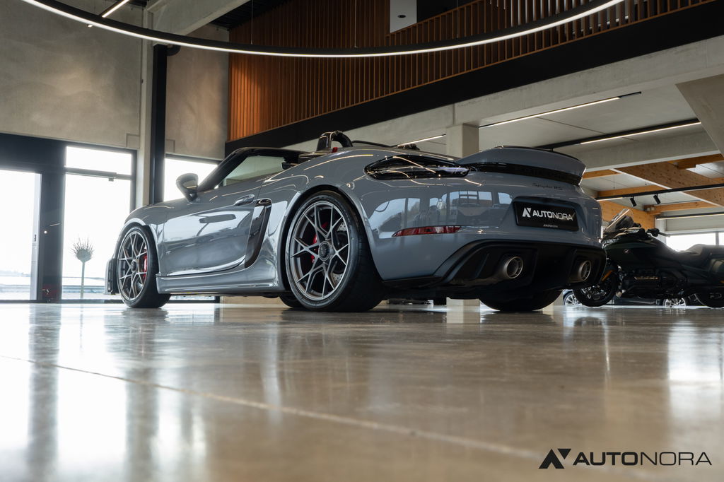 Porsche 718 Spyder RS