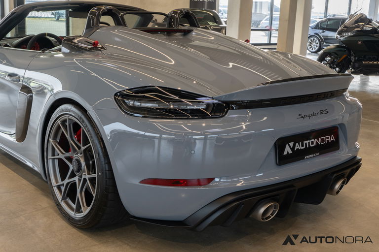 Porsche 718 Spyder RS