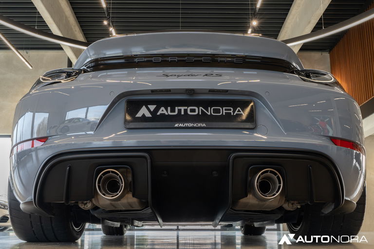 Porsche 718 Spyder RS