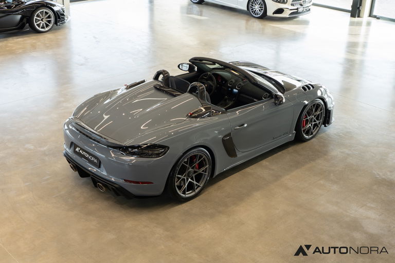 Porsche 718 Spyder RS