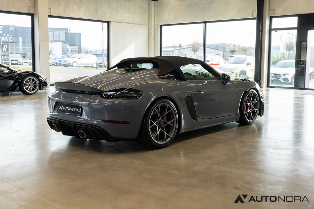 Porsche 718 Spyder RS