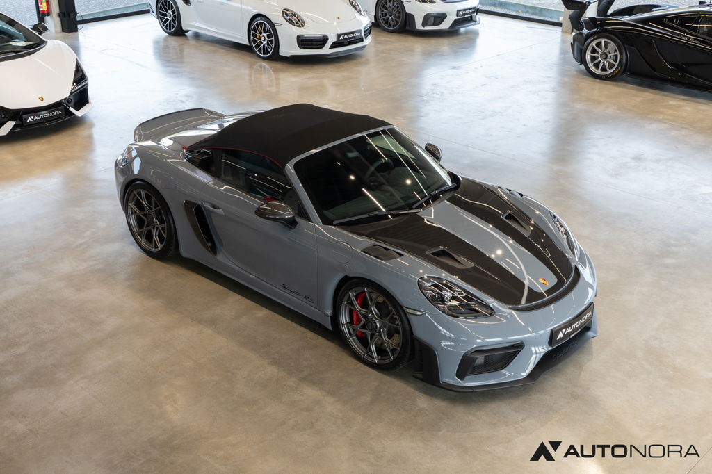 Porsche 718 Spyder RS