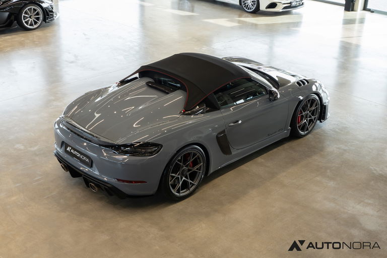 Porsche 718 Spyder RS