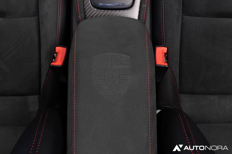 Porsche 718 Spyder RS