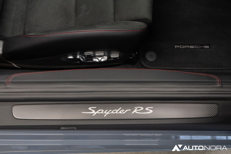 Porsche 718 Spyder RS