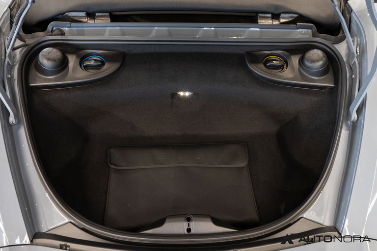 Porsche 718 Spyder RS