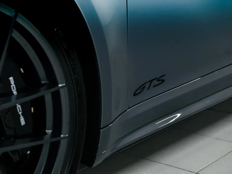 Porsche 992.2 Carrera GTS