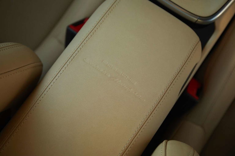 Porsche 992 Heritage Design Edition