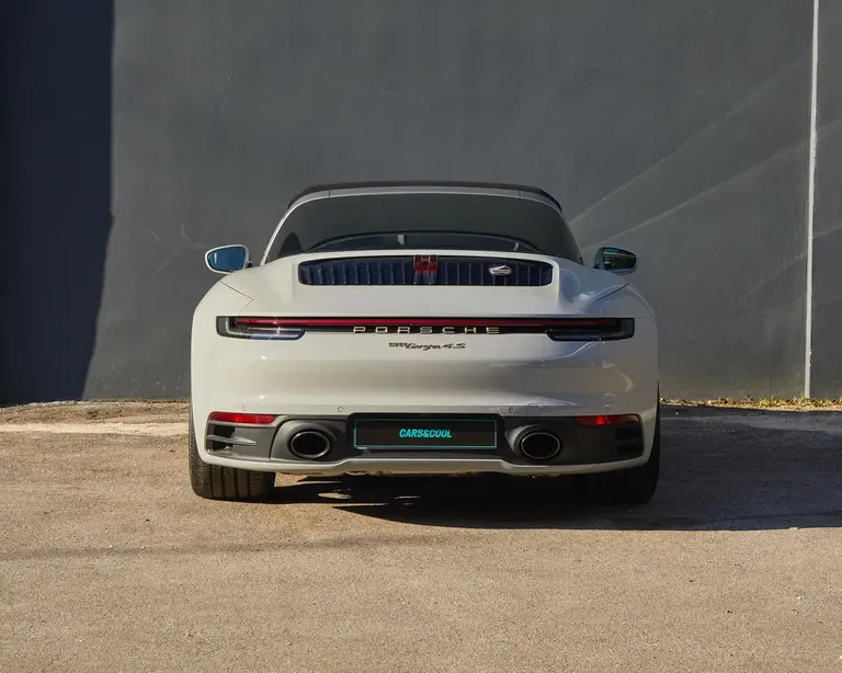 Porsche 992 Heritage Design Edition