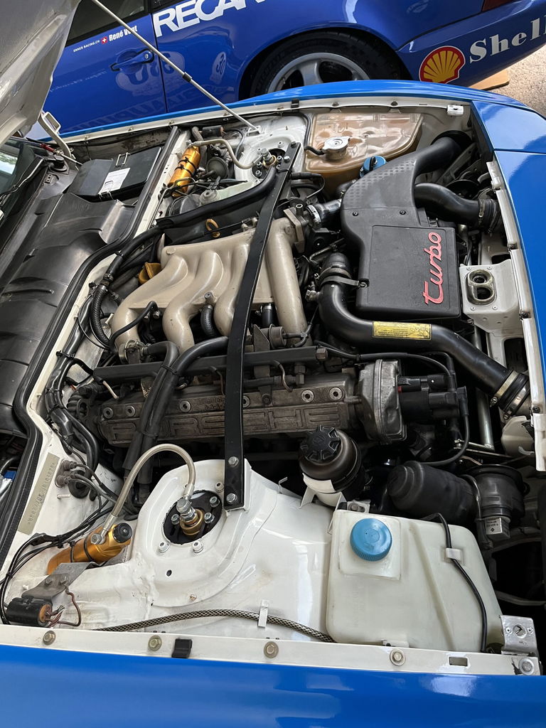 Porsche 944 Turbo Cup