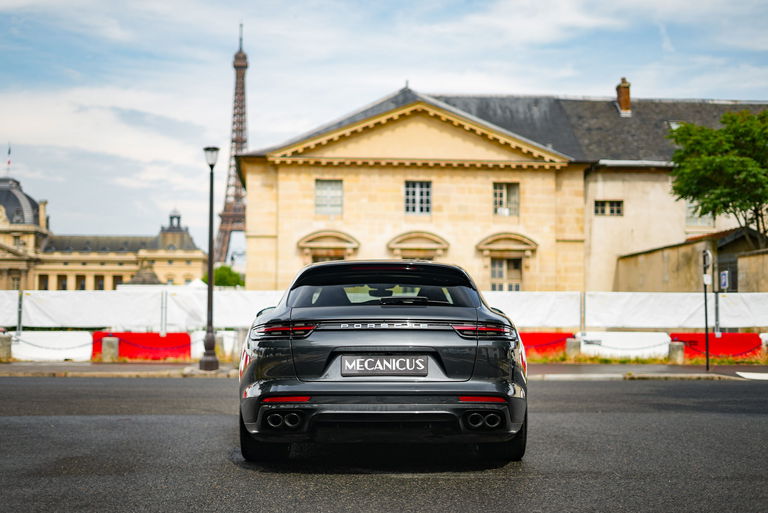 Porsche Panamera 4 E-Hybrid