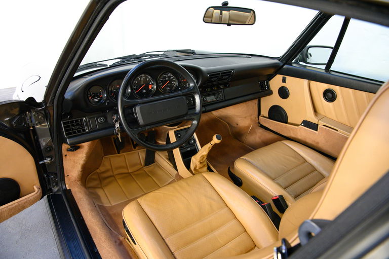 Porsche 911 Carrera 3.2