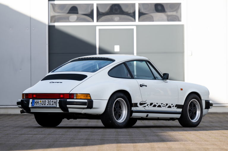 Porsche 911 Carrera 3.2
