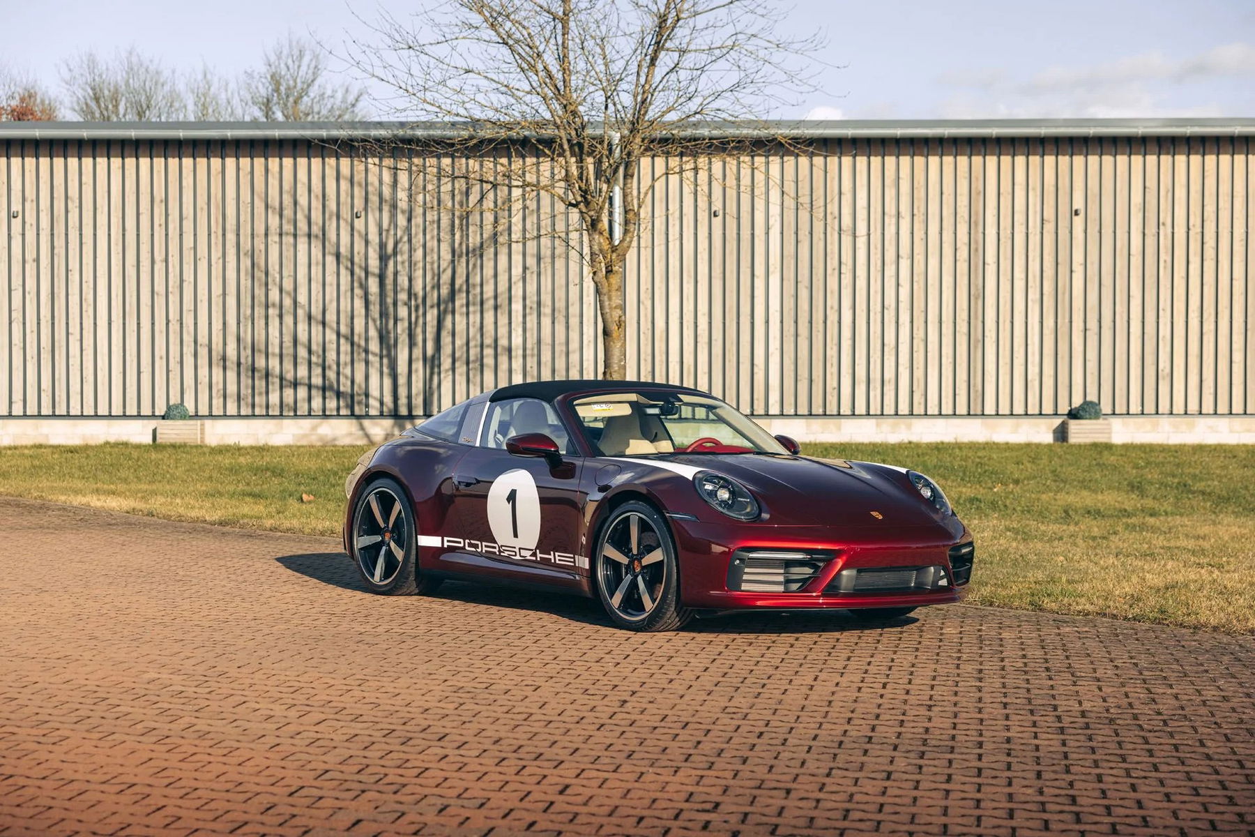 Porsche 992 Heritage Design Edition