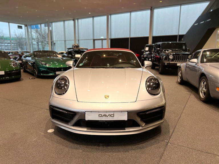 Porsche 992 Carrera 4S