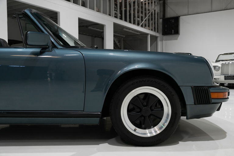 Porsche 911 Carrera 3.2 (US)