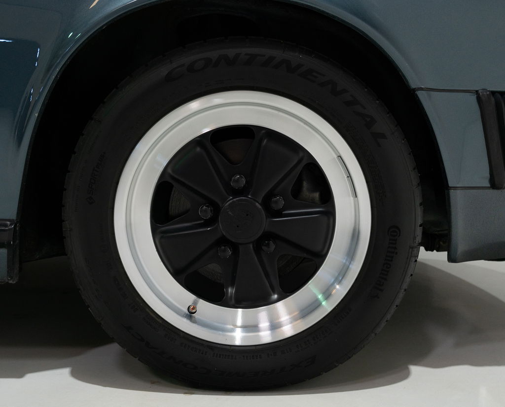 Porsche 911 Carrera 3.2 (US)