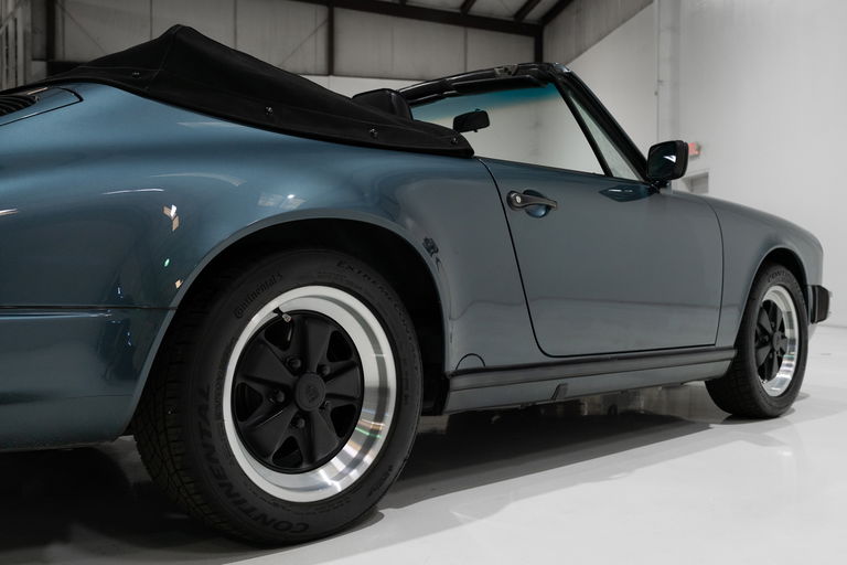 Porsche 911 Carrera 3.2 (US)