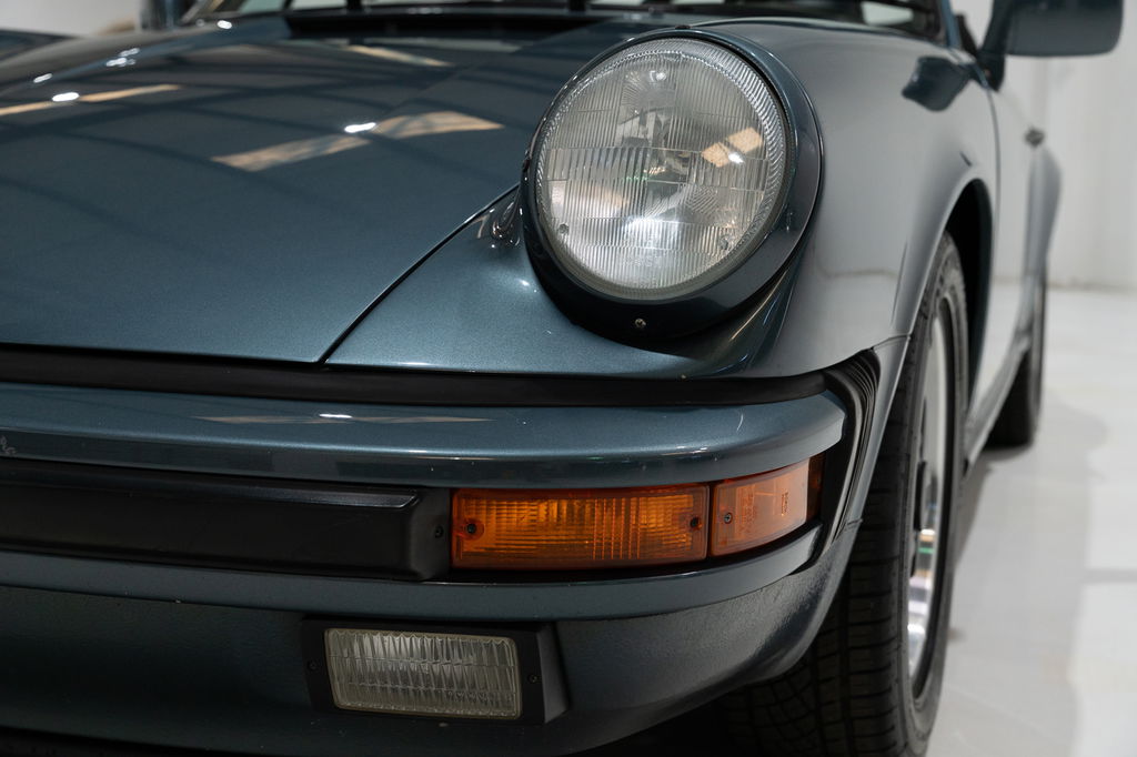 Porsche 911 Carrera 3.2 (US)