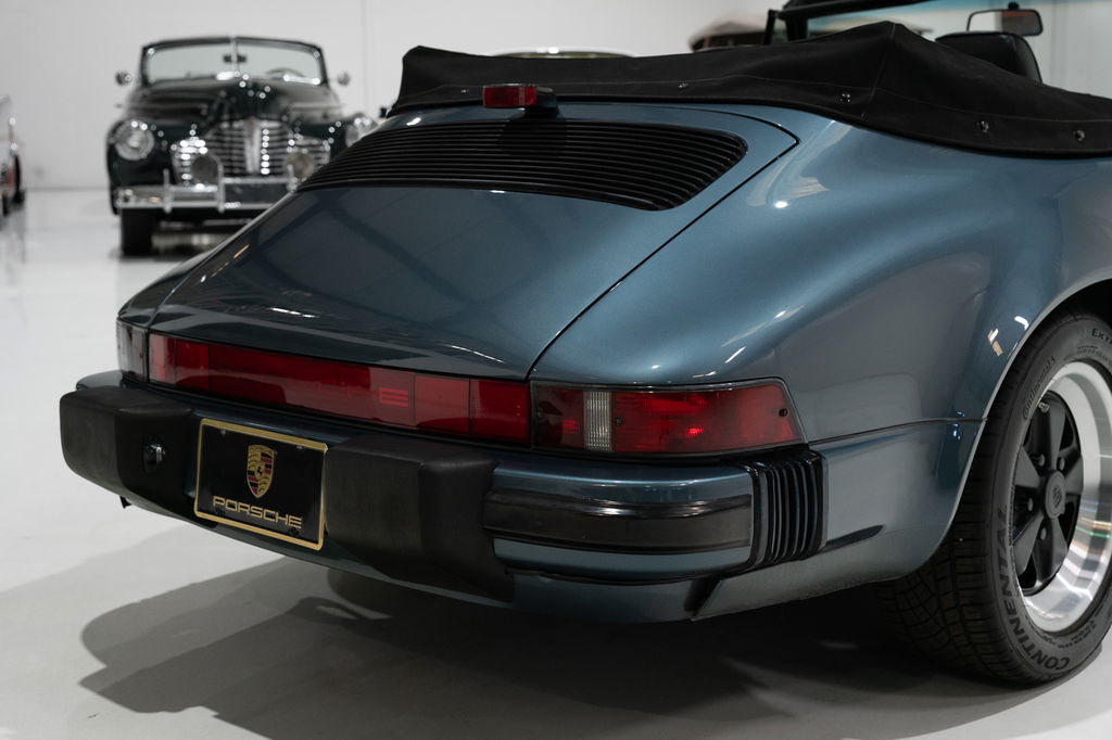 Porsche 911 Carrera 3.2 (US)