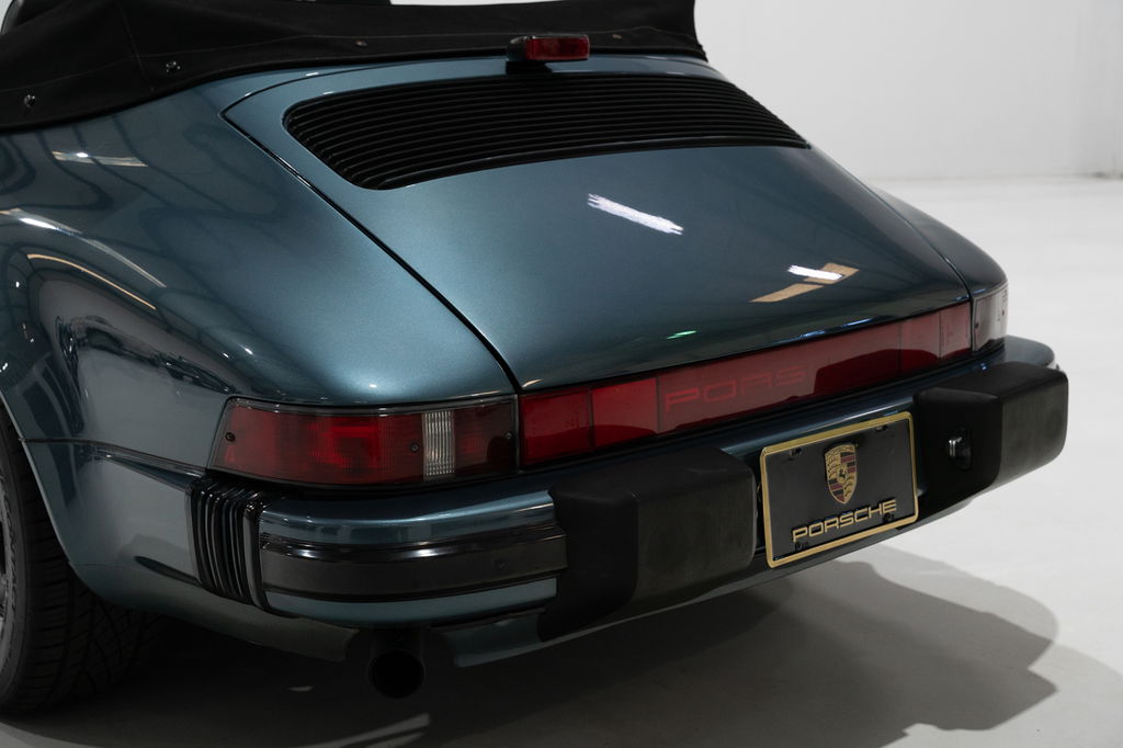 Porsche 911 Carrera 3.2 (US)