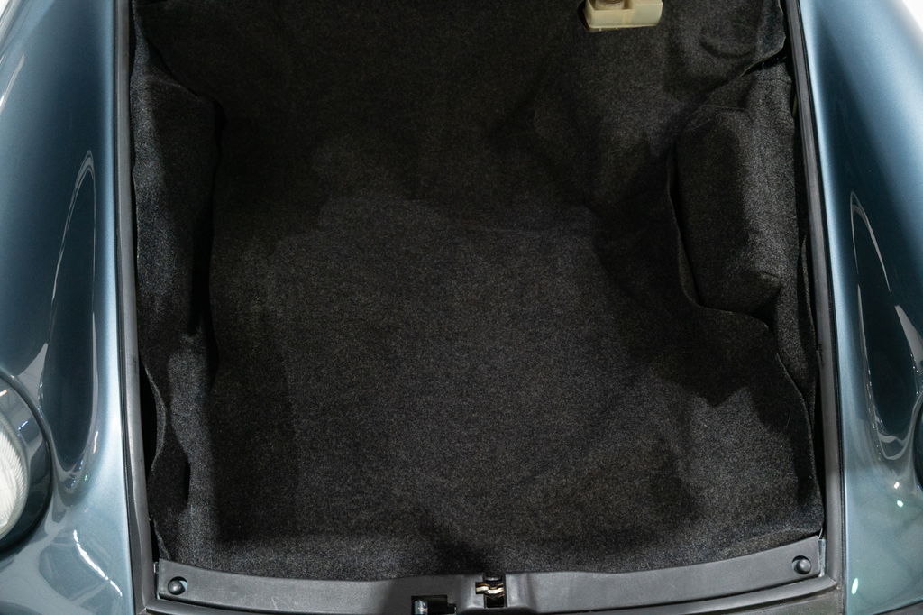 Porsche 911 Carrera 3.2 (US)