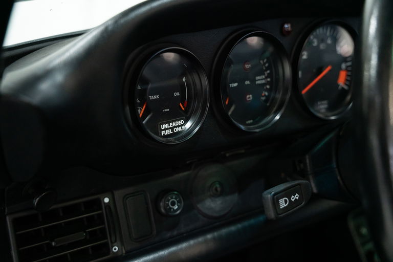 Porsche 911 Carrera 3.2 (US)