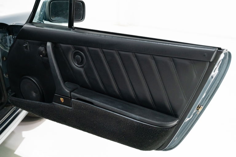 Porsche 911 Carrera 3.2 (US)