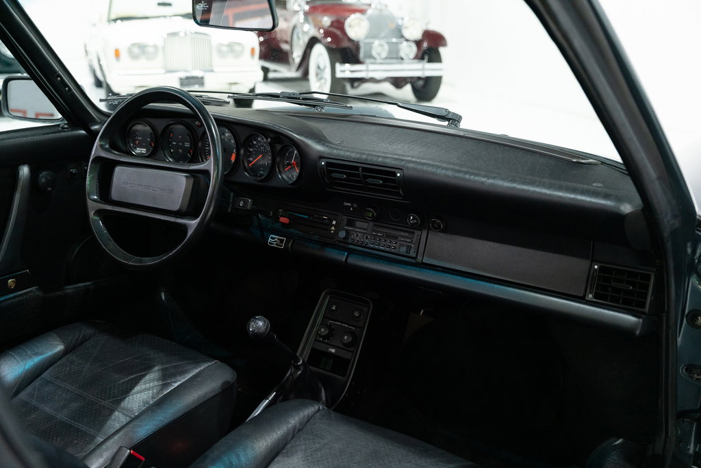 Porsche 911 Carrera 3.2 (US)