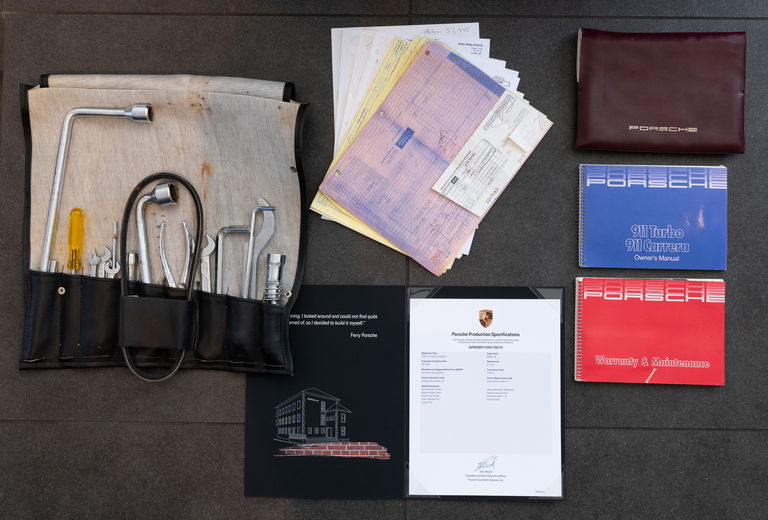 Porsche 911 Carrera 3.2 (US)