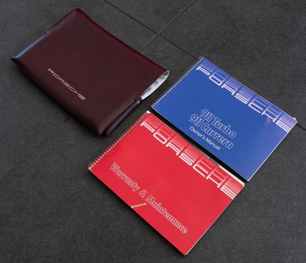 Porsche 911 Carrera 3.2 (US)