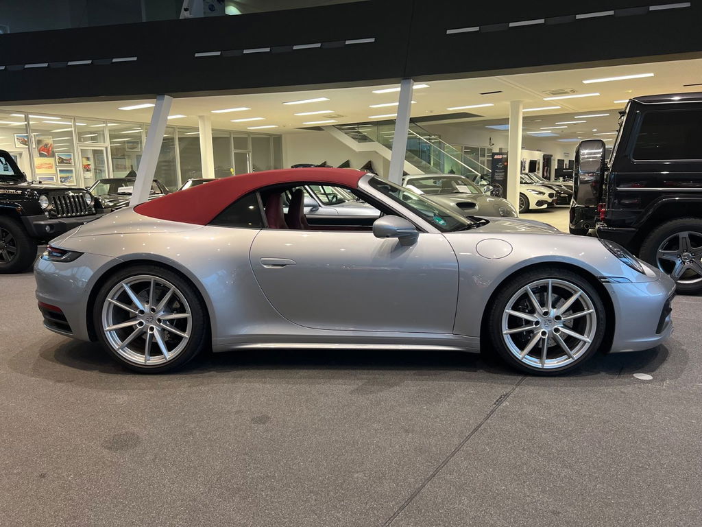 Porsche 992 Carrera 4S