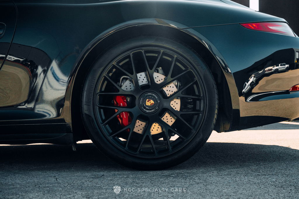 Porsche 991 Carrera 4 GTS