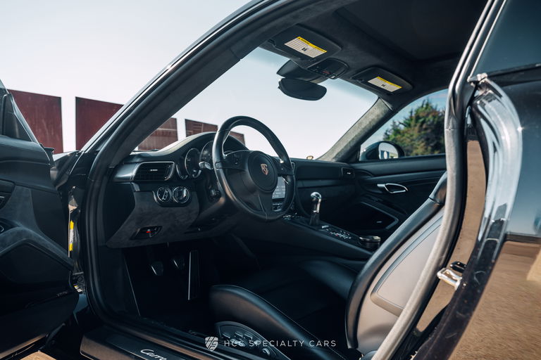 Porsche 991 Carrera 4 GTS
