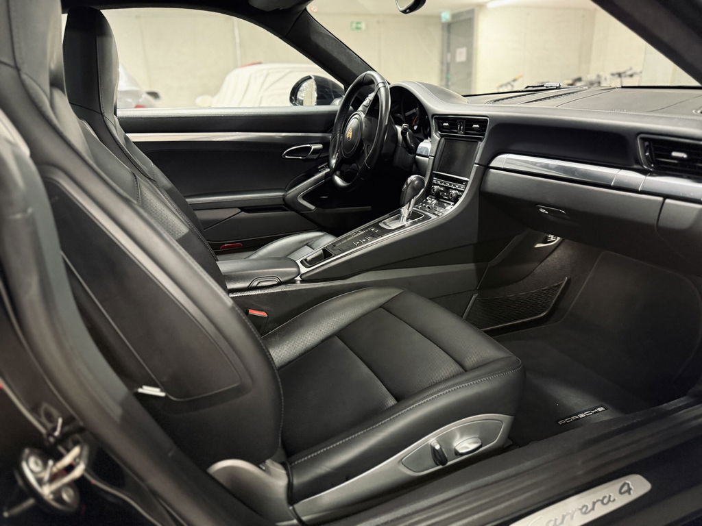 Porsche 991 Carrera 4