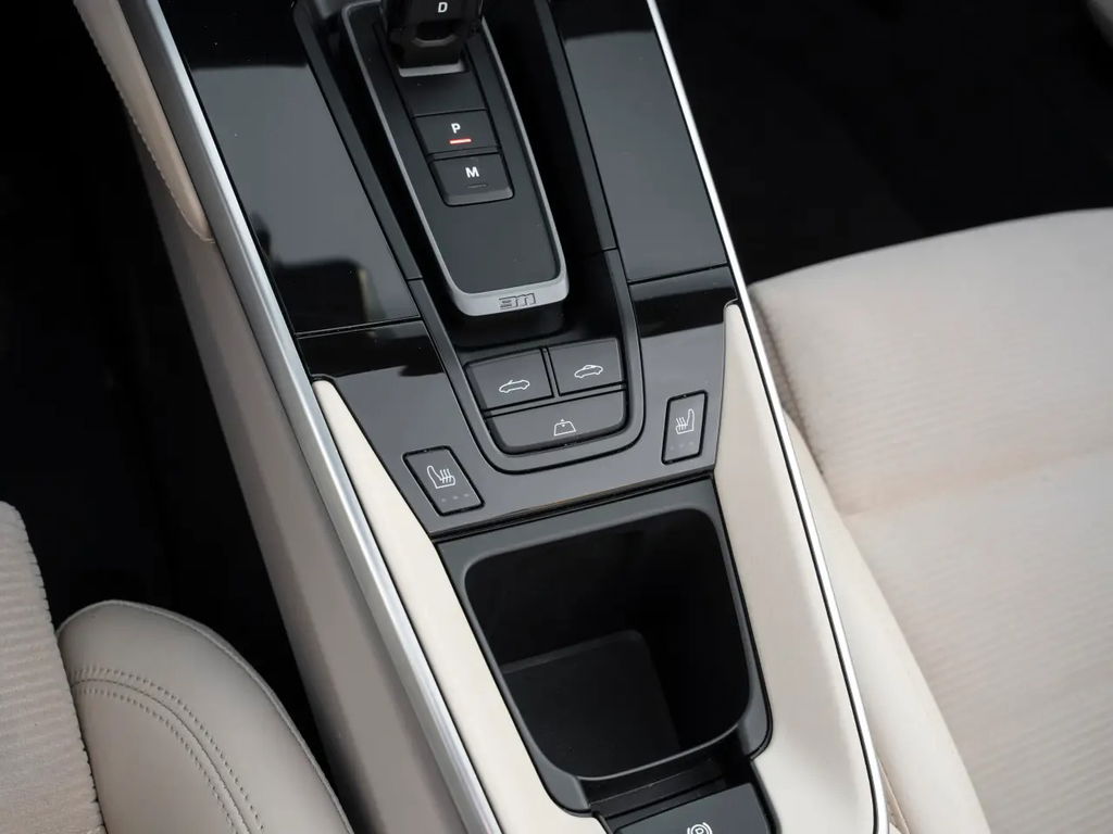 Porsche 992 Carrera 4