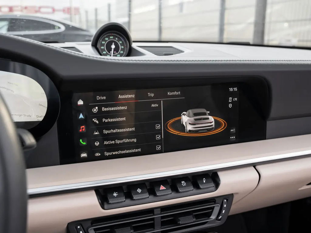 Porsche 992 Carrera 4