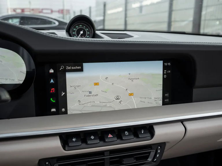 Porsche 992 Carrera 4