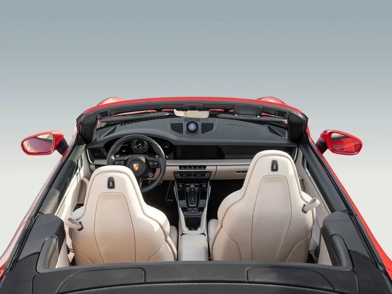 Porsche 992 Carrera 4