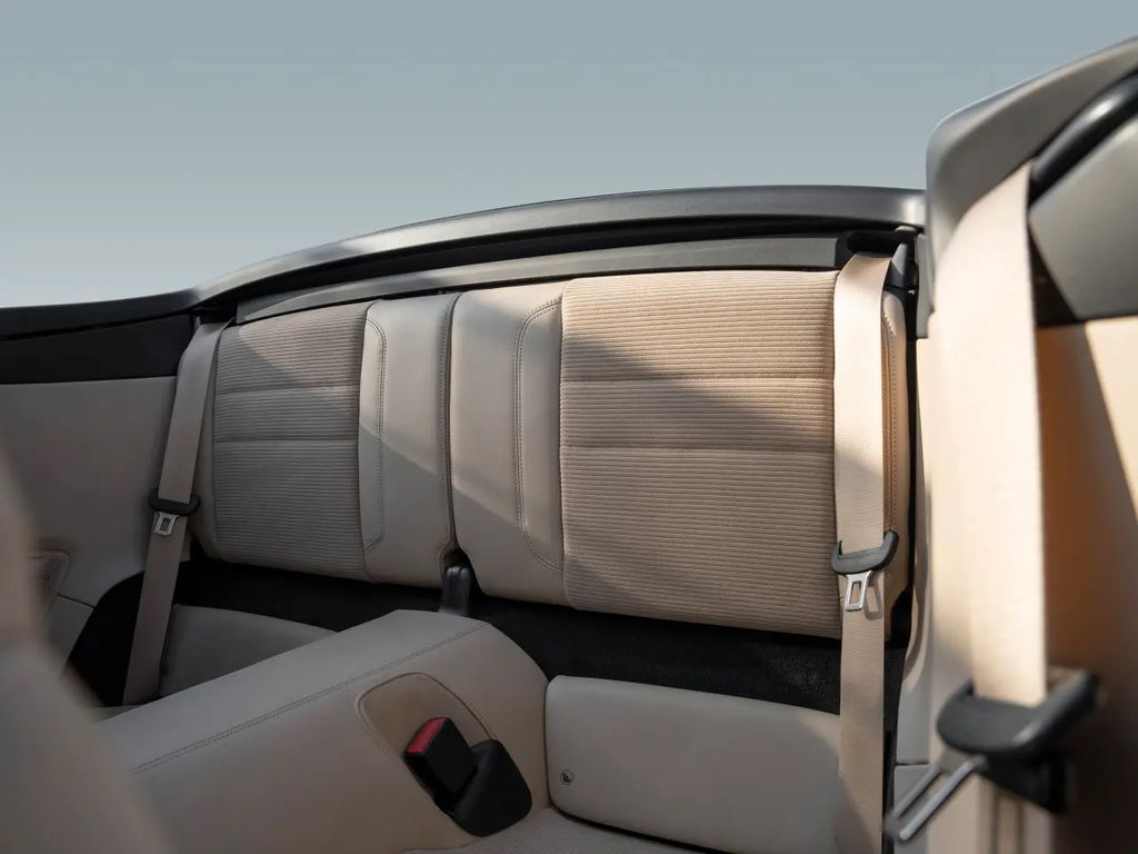 Porsche 992 Carrera 4