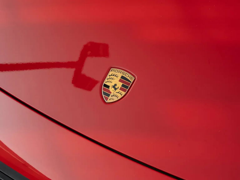 Porsche 992 Carrera 4