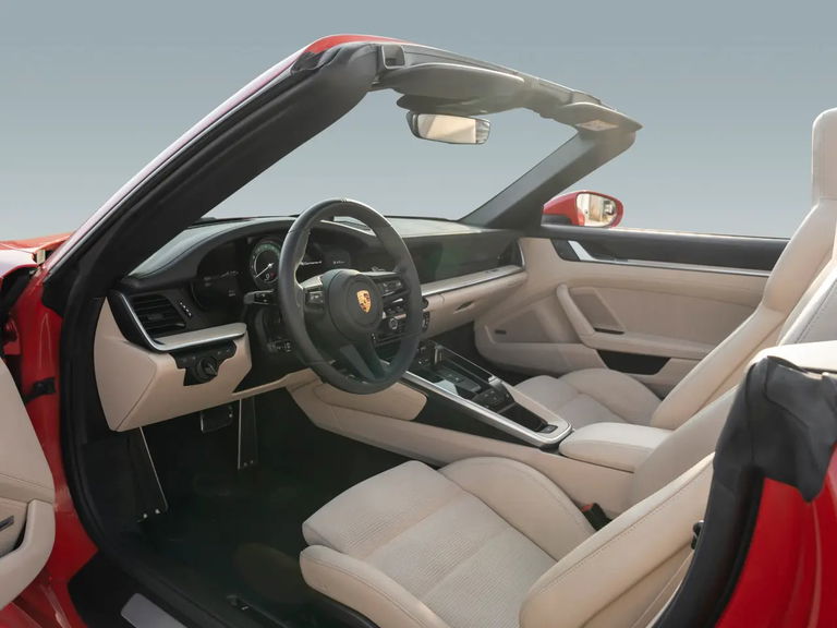 Porsche 992 Carrera 4