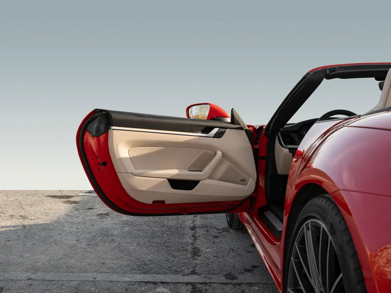 Porsche 992 Carrera 4