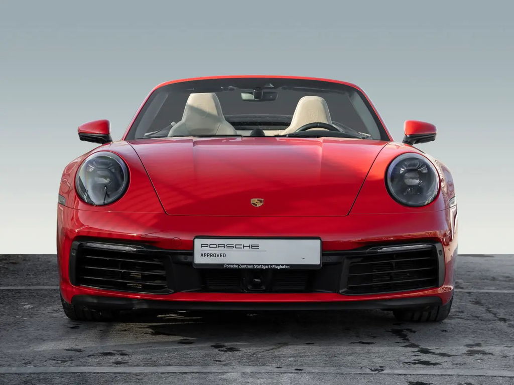 Porsche 992 Carrera 4