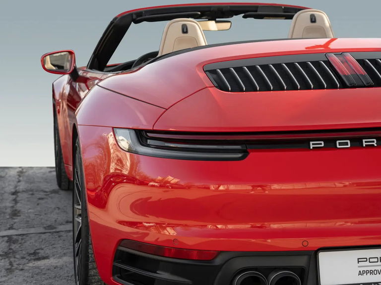 Porsche 992 Carrera 4