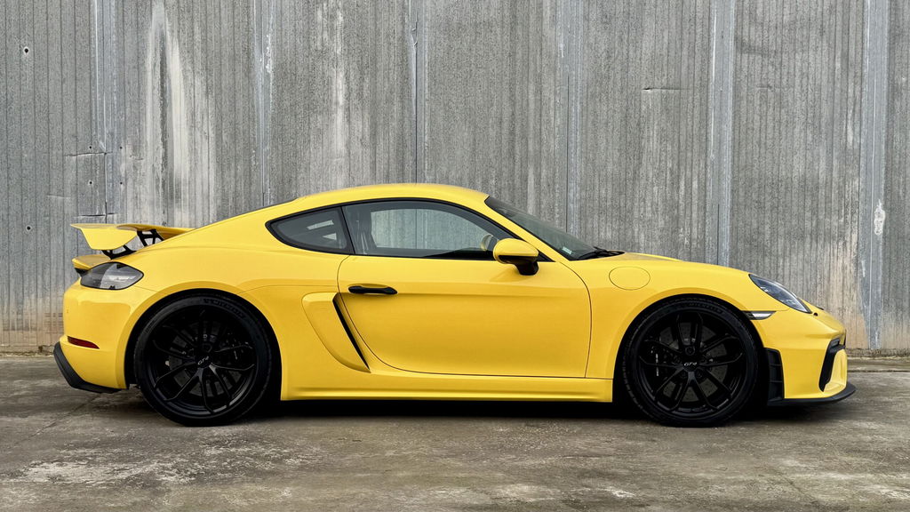 Porsche 718 Cayman GT4