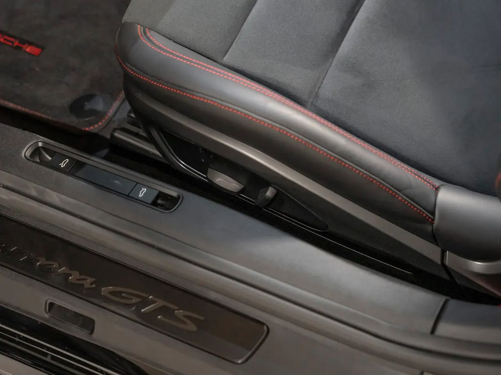 Porsche 992 Carrera GTS