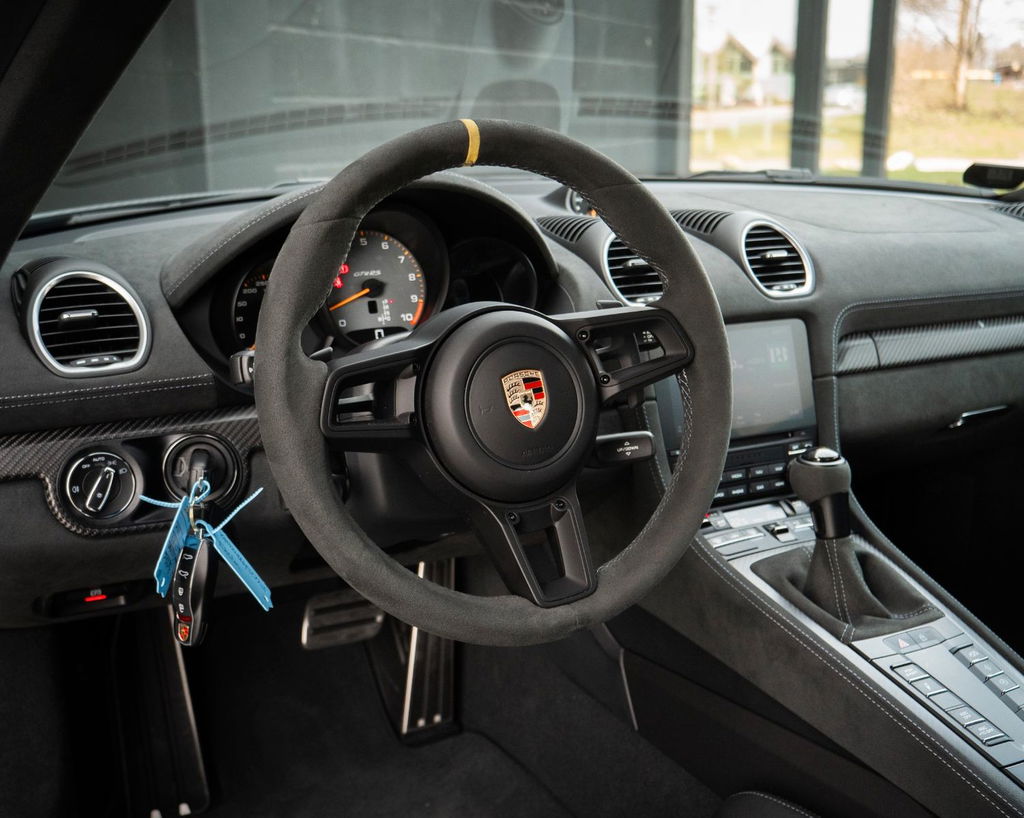 Porsche 718 Cayman GT4 RS