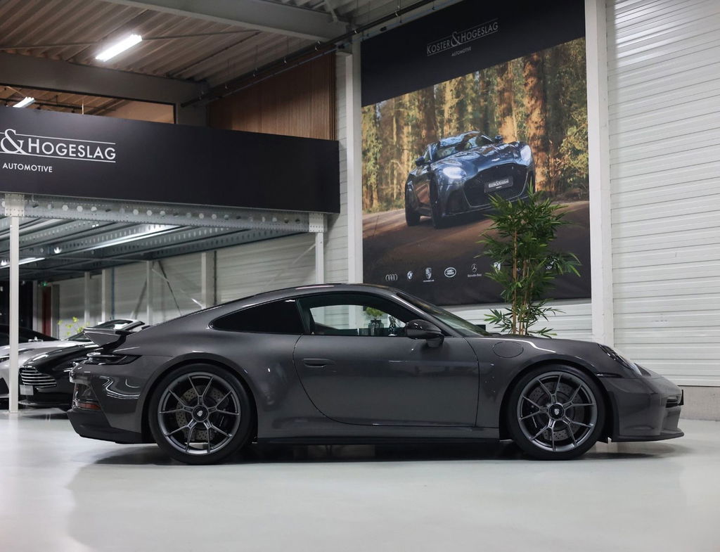 Porsche 992 GT3 Touring