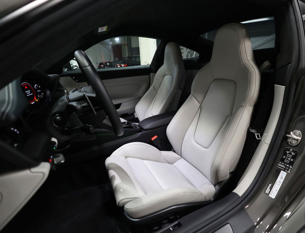 Porsche 992 GT3 Touring